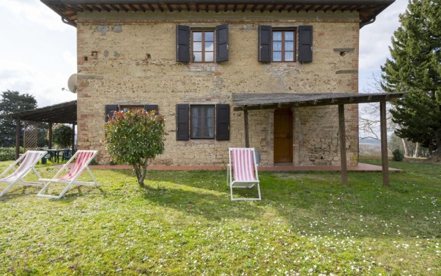 Cozy Farmhouse in Montespertoli With Swimming Pool