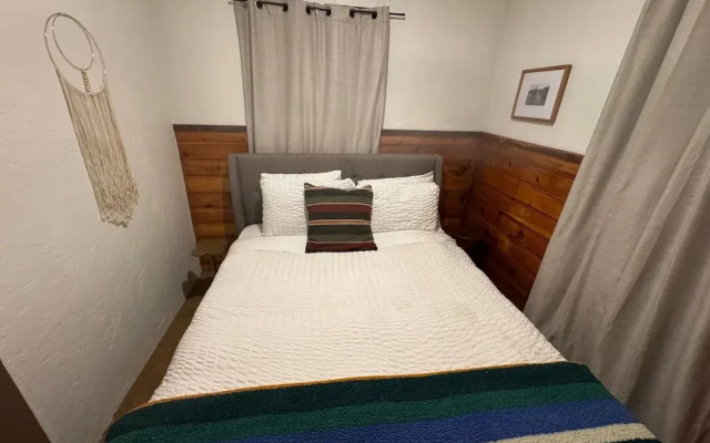 Three Pines Cabins Lodge