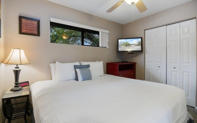 Lakefront Condo Near Margaritaville