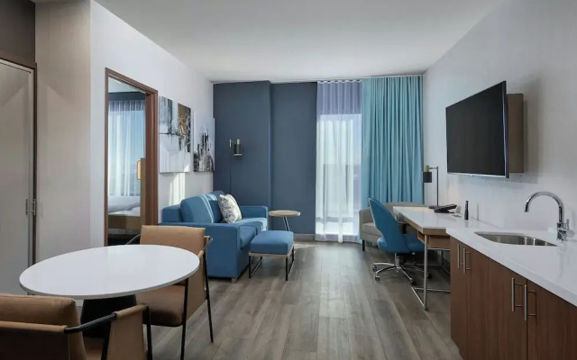 Courtyard by Marriott Denver Downtown West