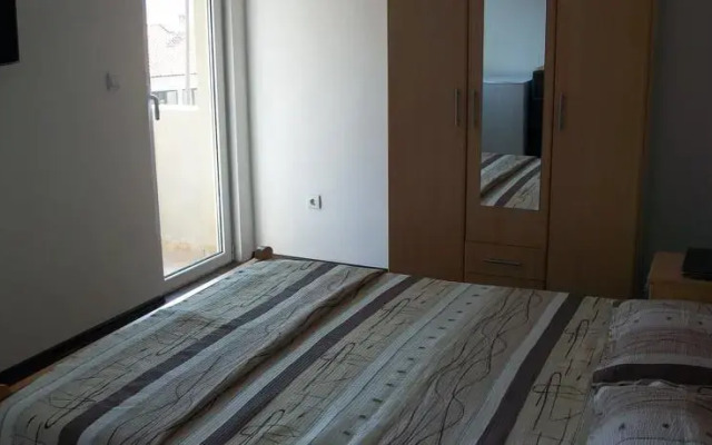 Apartments and Rooms Grubor