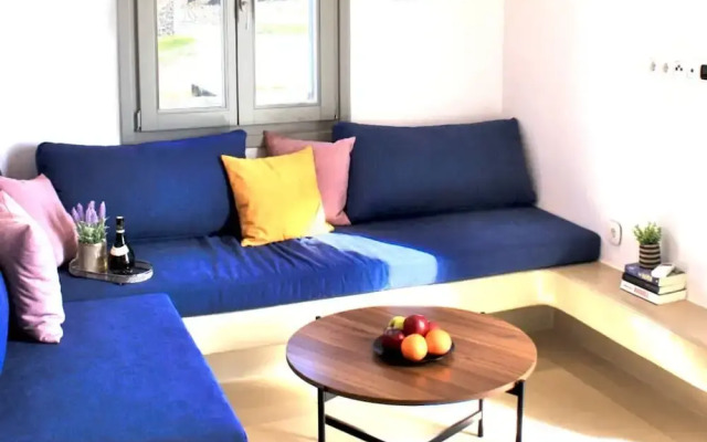Assyr A - Santorini Cozy Retreat