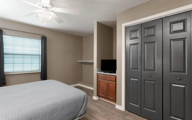 Eagle's Den Suites Andrews a Travelodge by Wyndham