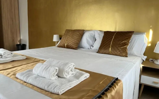 Genova Gold Rooms