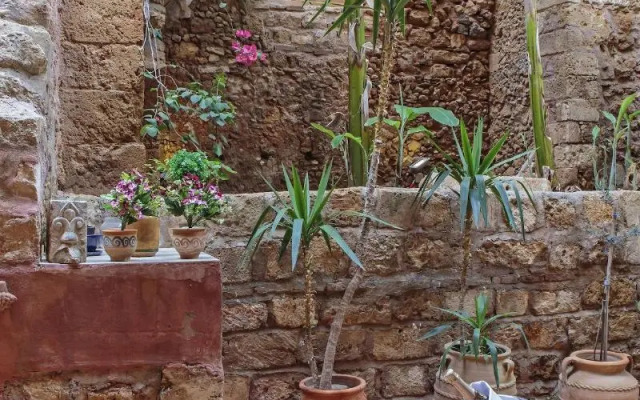 Kasteli Suites