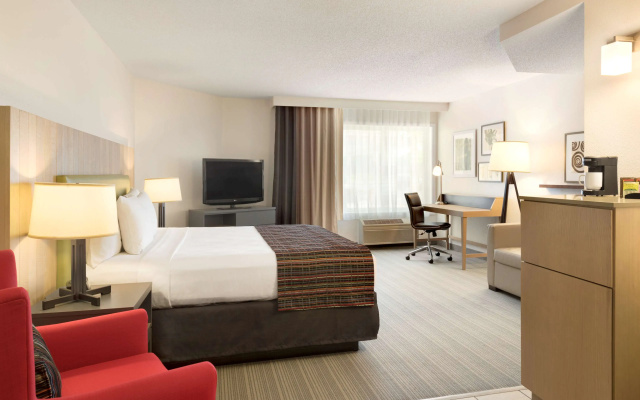 Country Inn & Suites by Radisson, Chippewa Falls, WI
