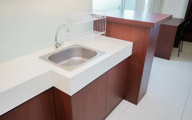 Comfy and Nice Studio at Tree Park City BSD Apartment
