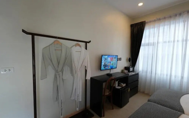 Yolo Bangkok Boutique Hotel