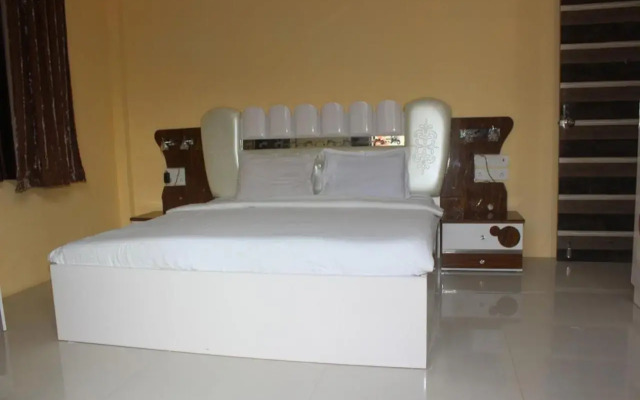 Villa 99 4BHK