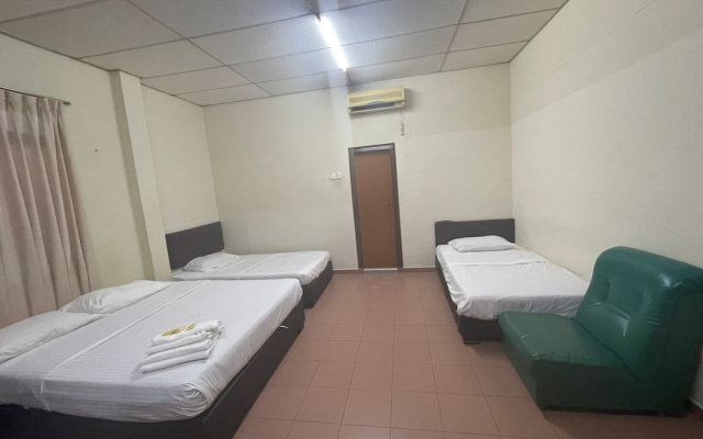 OYO 91284 White House Hotel Kluang