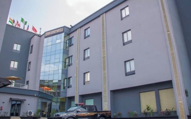 Henods Luxury  Suites
