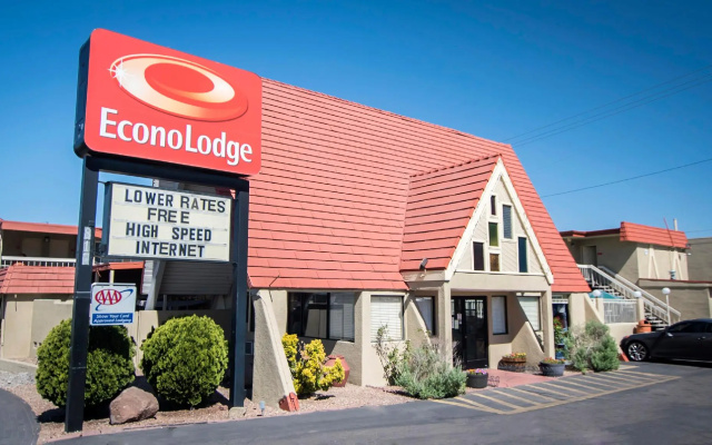 Super 8 by Wyndham Albuquerque Downtown