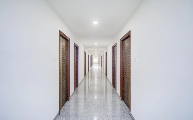 Capital O 77431 Aar Bee Gee Hotel