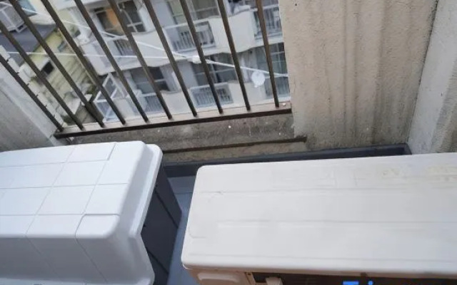 Watanabe 12m｜Airport 17m｜Sleeps 4｜Projector - 506