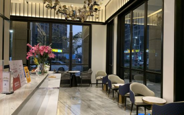 Yayuan Qianhai Hotel (Shenzhen Mawan Subway Station Branch)