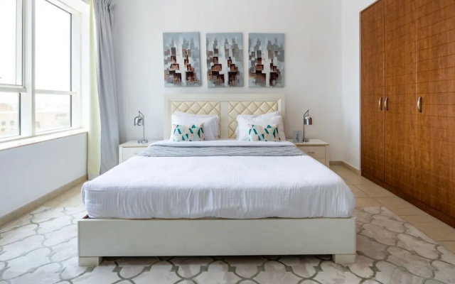Premier 1BR Apartment in JLT - Sleeps 3!