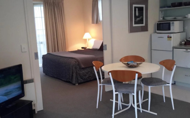 Jasmine Court Motel