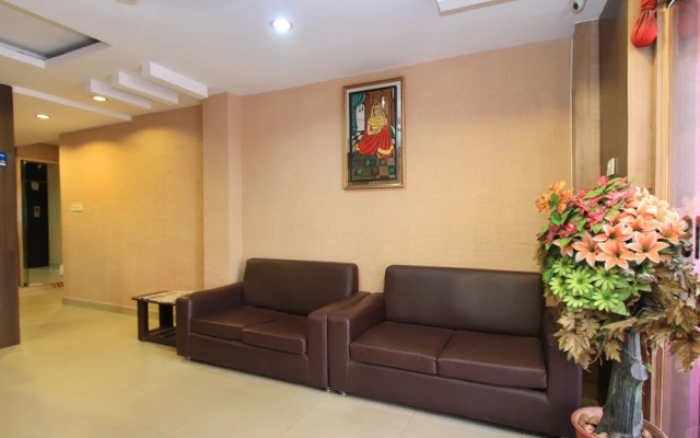 Charu Comforts by OYO Rooms