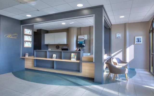 B&B HOTEL Villeneuve-Loubet Village