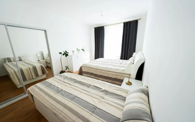 Bob's Apartments - 3 bedrooms with King size beds
