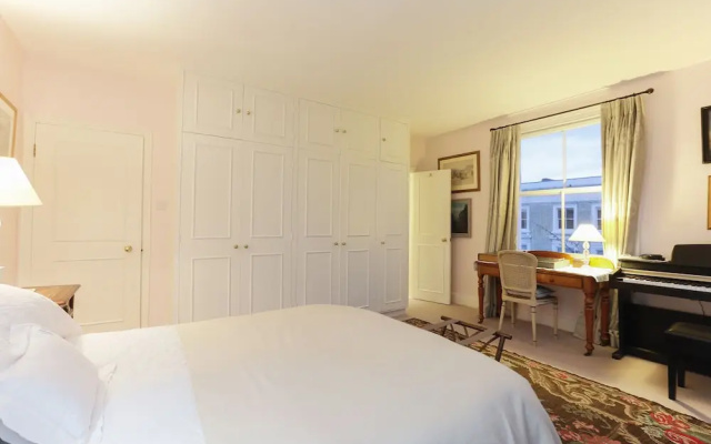 JOIVY Attractive Chelsea Apartment Sleeps 4