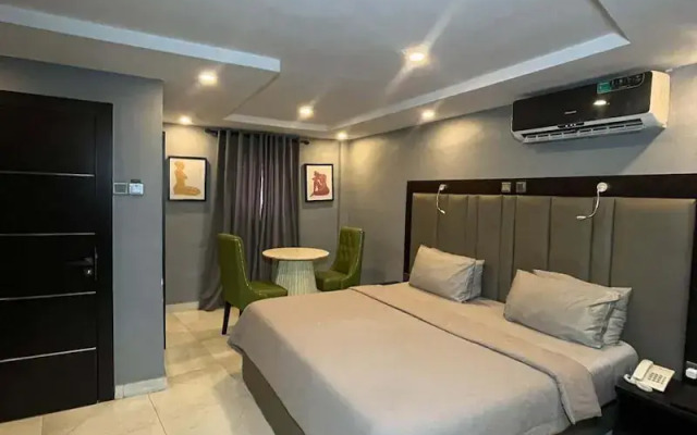 T & Z Memorial Hotel