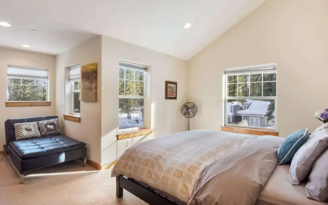 Sunny Woods Acres Near Golf & Adventure Park