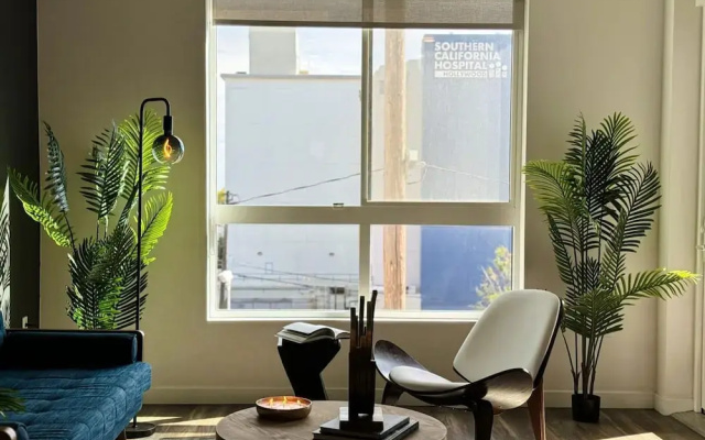 Modern Mid-hollywood Home Sunset View Free Parking