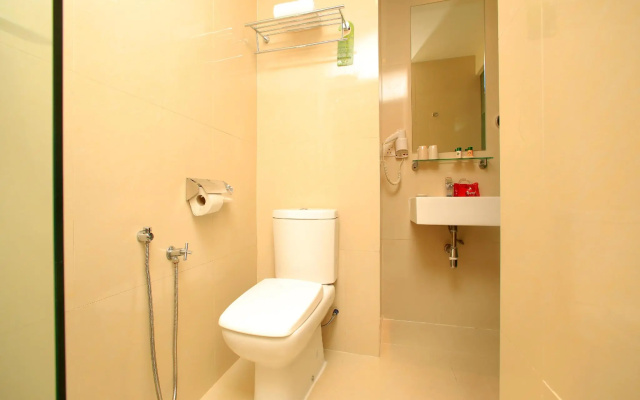 OYO 121 Frenz Hotel