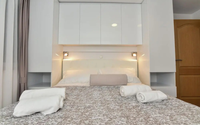 House Luxury Stone Villa Vir