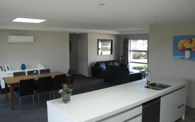 Halkett Grove Bed and Breakfast