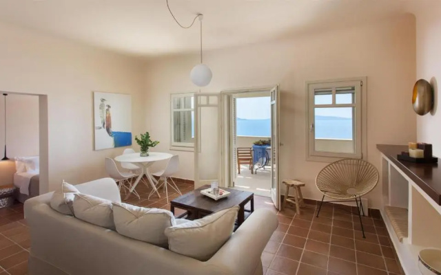 Villa Itis Luxury Suite with Balcony, Panoramic View & Jacuzzi