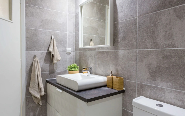 Newly Renovated Stylish Urban Flat