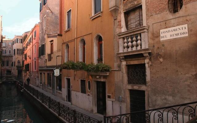 Hotel Locanda Canal вид на фасад