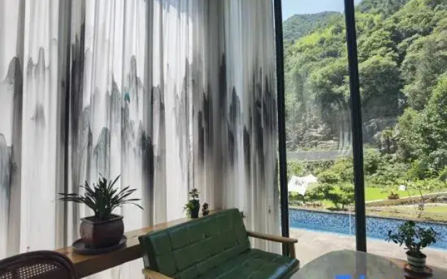 Xianglu Yimo - Valley Streaming Holiday b&b