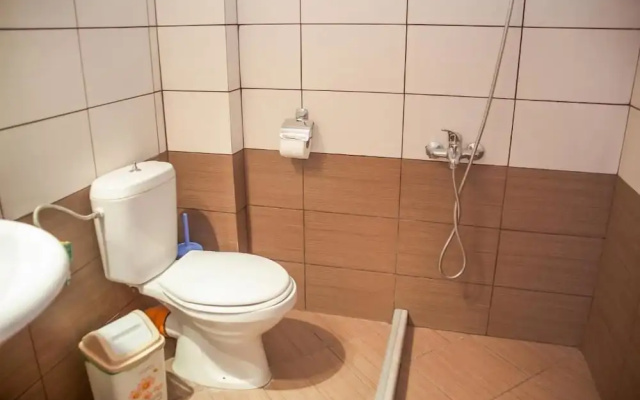 Apart-Hotel Llazari