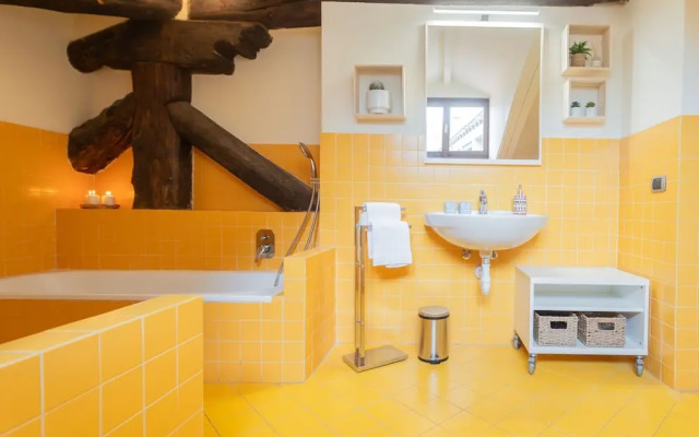 Plinio 10 in Como With 2 Bedrooms and 2 Bathrooms