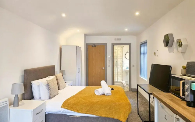 Churchill Studio - 1 Bedroom Studio - Uplands