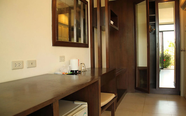 Memory Karon Resort