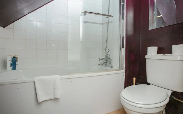 3 Bedroom Apartment in Kensington