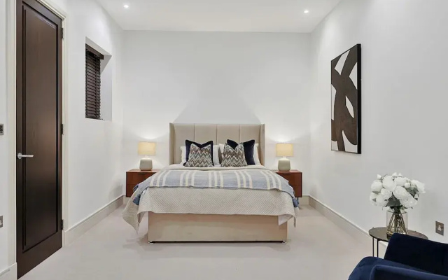 Luxe Home With Cinema Room - South Kensington