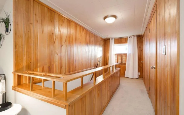 Beard Avenue Bungalow!