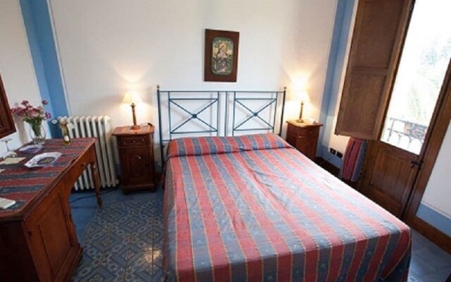 Agriturismo Baglio Fontana in Buseto Palizzolo, Italy from 126$, photos, reviews - zenhotels.com guestroom