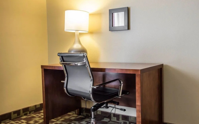 Comfort Inn & Suites
