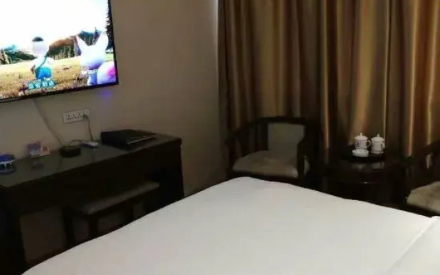 Sunshine Holiday Hotel