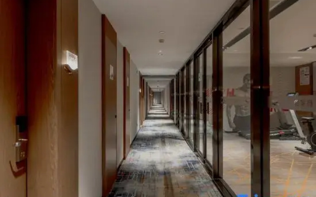 Homeinn Plus Hotel (Baoneng Plaza, Yizheng Bus Station, Yangzhou)