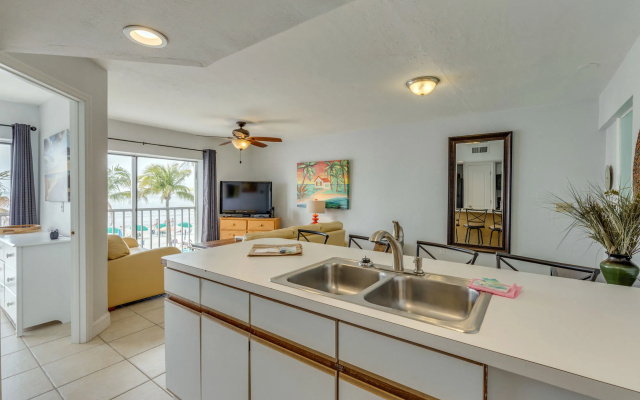 Pierview Hotel and Suites