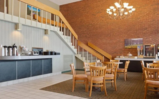 Travelodge Six Flags / Gray Summit