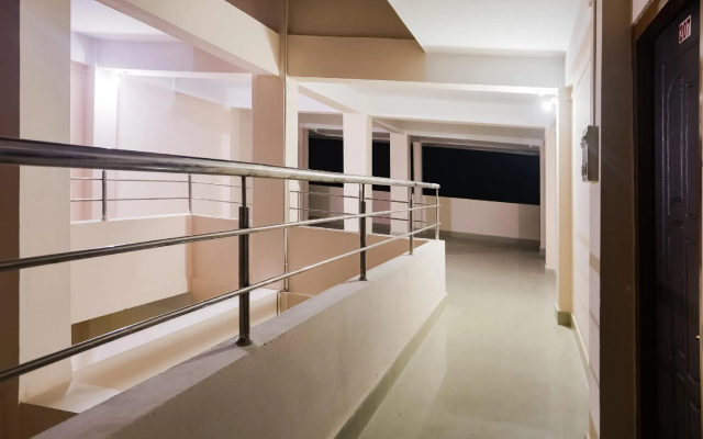 OYO 44691 Hotel East