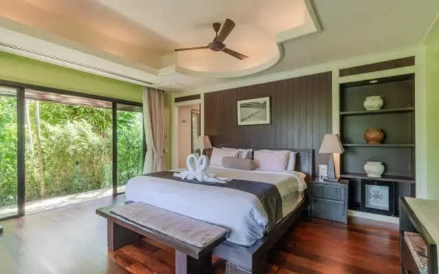 Famous Baan Bua Luxury Estate V238